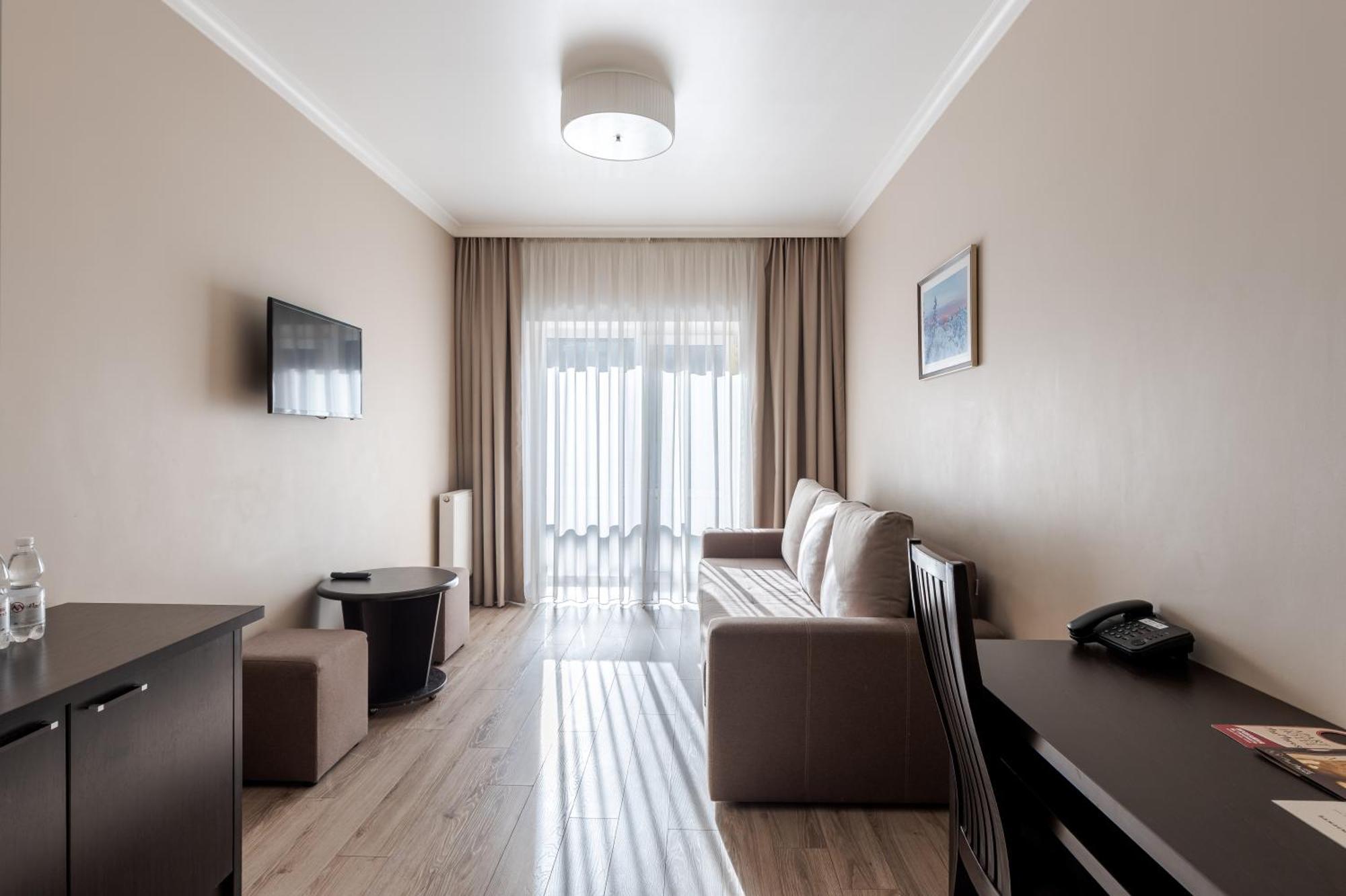 Marmaros & Aparthotel Bukovel